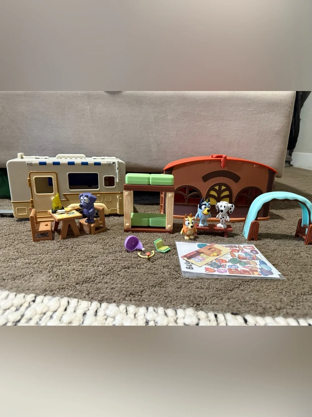 Bluey Bundle- School Friends Calypso's School & Caravan Adventure Play-set